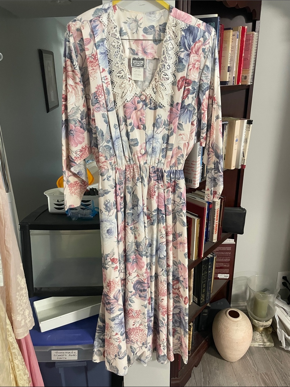 Floral Lace-Collar Long Sleeve Midi Dress in Pastel Pink & Blue